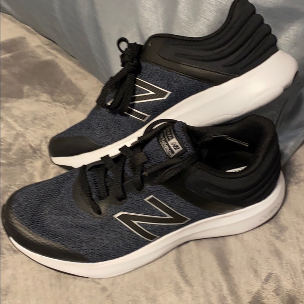women’s new balance sneakers